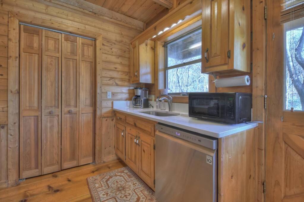 Waywish Waterfront Cabin In Blue Ridge Mountains Exterior photo